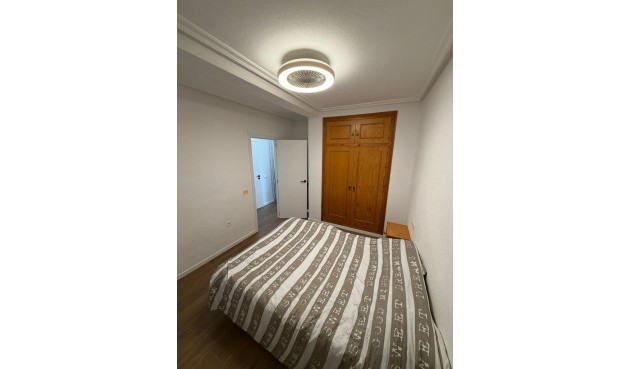 Återförsäljning - Apartment -
Torrevieja - Punta Prima