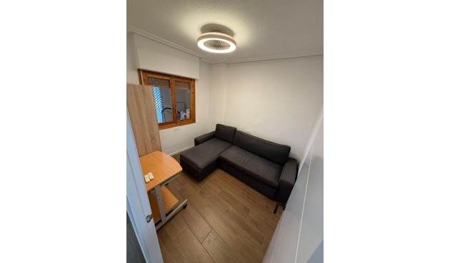 Återförsäljning - Apartment -
Torrevieja - Punta Prima