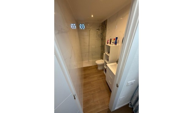 Återförsäljning - Apartment -
Torrevieja - Punta Prima