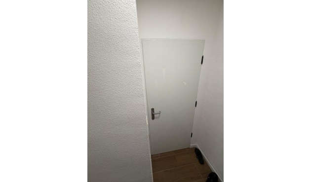 Återförsäljning - Apartment -
Torrevieja - Punta Prima