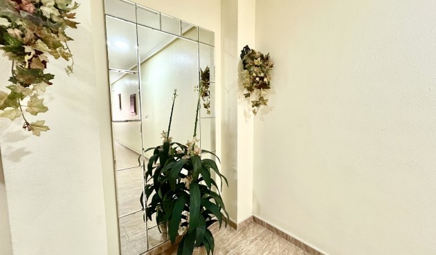 Brukt - Apartment -
Almoradí - Inland