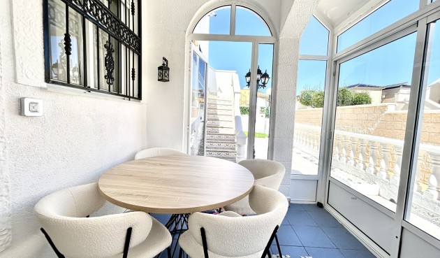 Återförsäljning - Town House -
Punta Prima - Costa Blanca