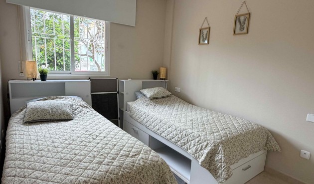 Brukt - Bungalow -
Orihuela Costa - Costa Blanca