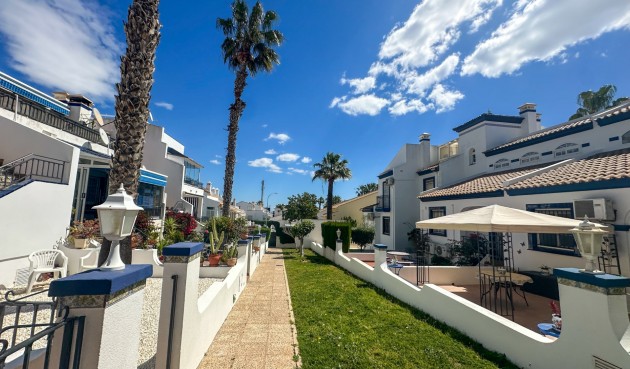 Brukt - Town House -
Orihuela Costa - Costa Blanca