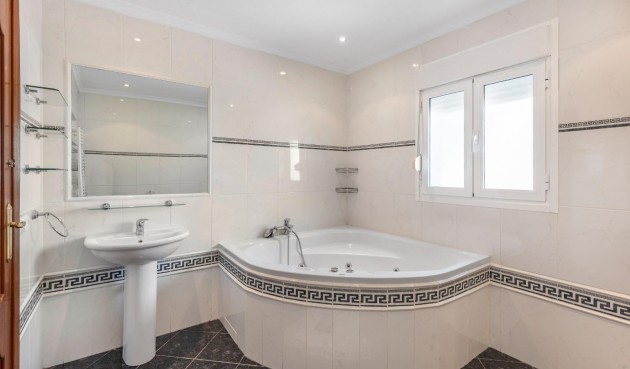 Brukt - Villa -
Rojales - Pueblo Bravo