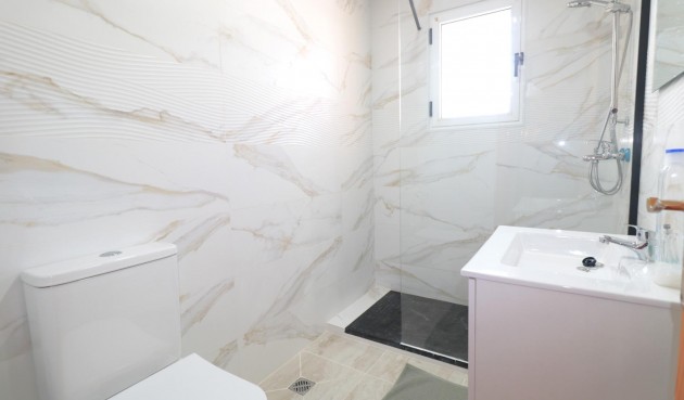 Brukt - Quad House -
Torrevieja - Carrefour