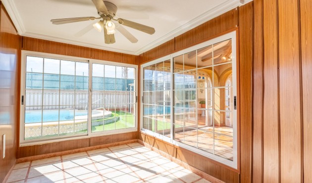 Återförsäljning - Villa -
Torrevieja - El Chaparral