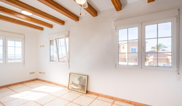 Återförsäljning - Villa -
Torrevieja - El Chaparral