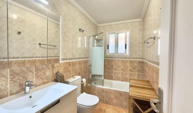 Brukt - Bungalow -
Torrevieja - Centro