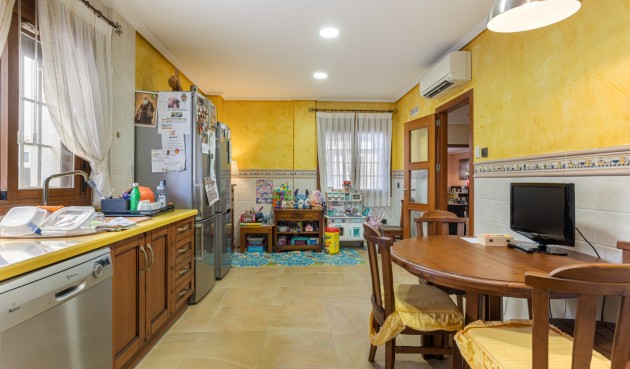 Resale - Villa -
Los Montesinos - Costa Blanca