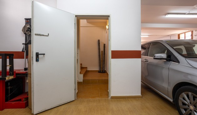 Resale - Villa -
Los Montesinos - Costa Blanca