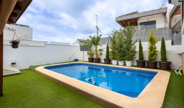 Resale - Villa -
Los Montesinos - Costa Blanca
