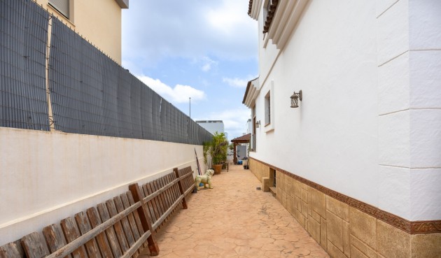 Resale - Villa -
Los Montesinos - Costa Blanca