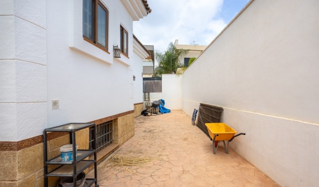 Resale - Villa -
Los Montesinos - Costa Blanca