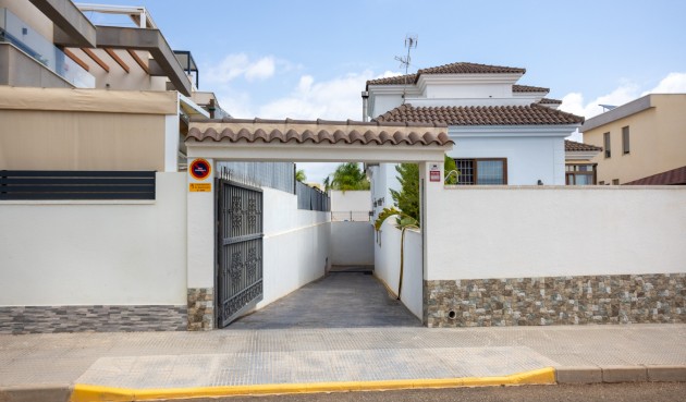 Resale - Villa -
Los Montesinos - Costa Blanca