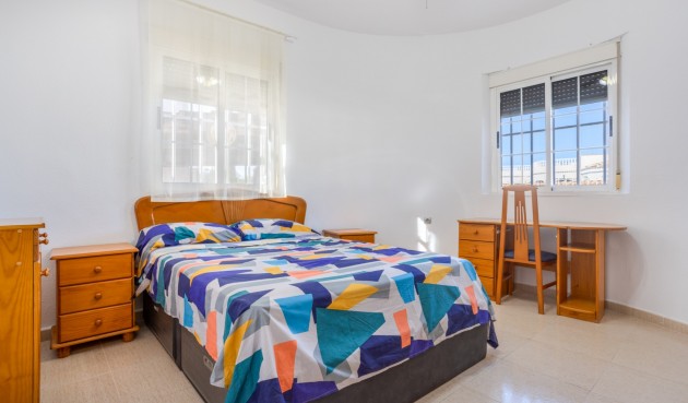 Återförsäljning - Villa -
Torrevieja - Costa Blanca