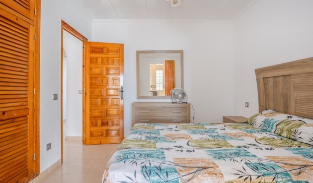 Återförsäljning - Villa -
Torrevieja - Costa Blanca