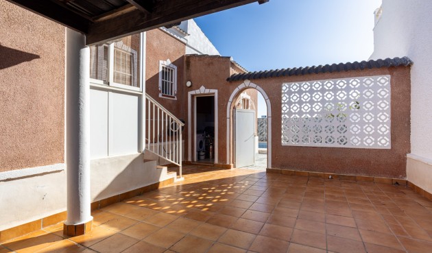 Återförsäljning - Villa -
Torrevieja - Costa Blanca