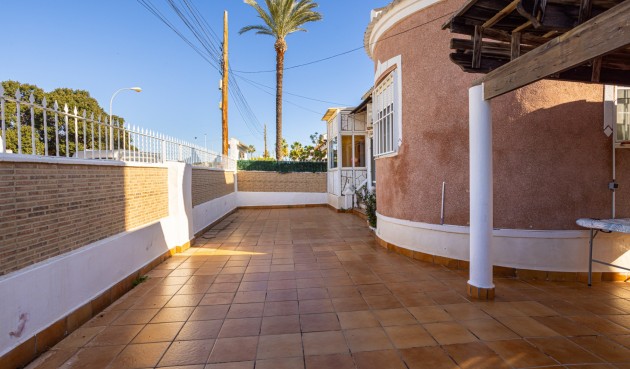 Återförsäljning - Villa -
Torrevieja - Costa Blanca