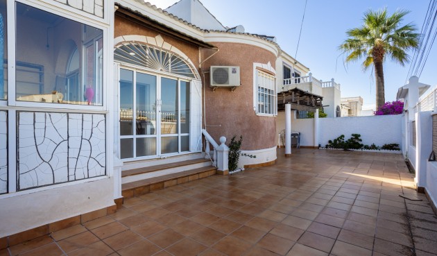 Återförsäljning - Villa -
Torrevieja - Costa Blanca