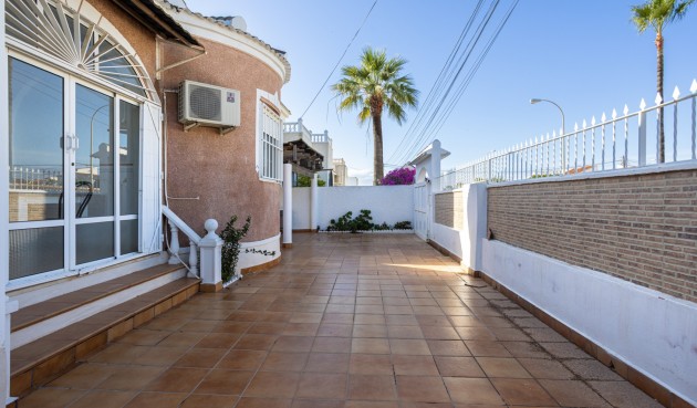 Återförsäljning - Villa -
Torrevieja - Costa Blanca