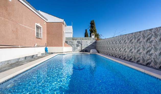 Återförsäljning - Villa -
Torrevieja - Costa Blanca