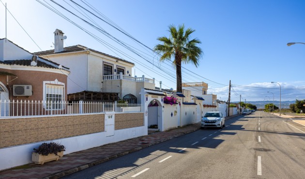 Återförsäljning - Villa -
Torrevieja - Costa Blanca