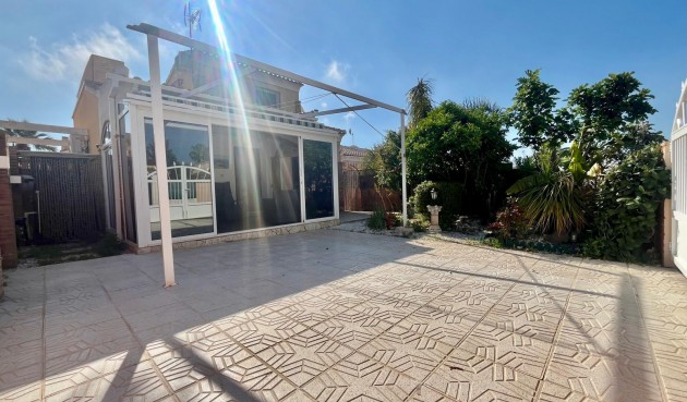 Brukt - Villa -
Orihuela Costa - Los Almendros-la Florida