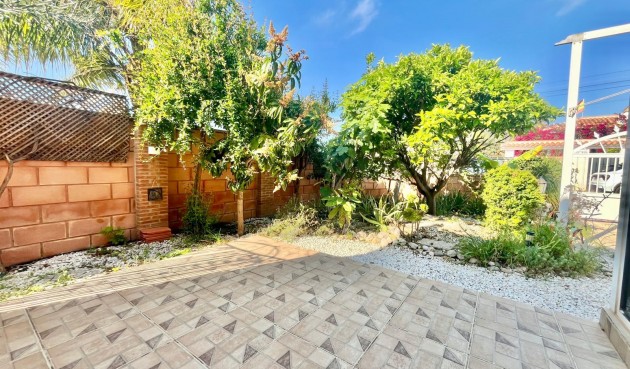 Brukt - Villa -
Orihuela Costa - Los Almendros-la Florida