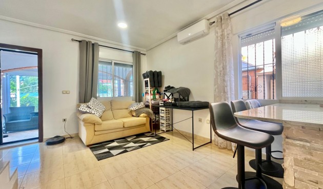 Brukt - Villa -
Orihuela Costa - Los Almendros-la Florida