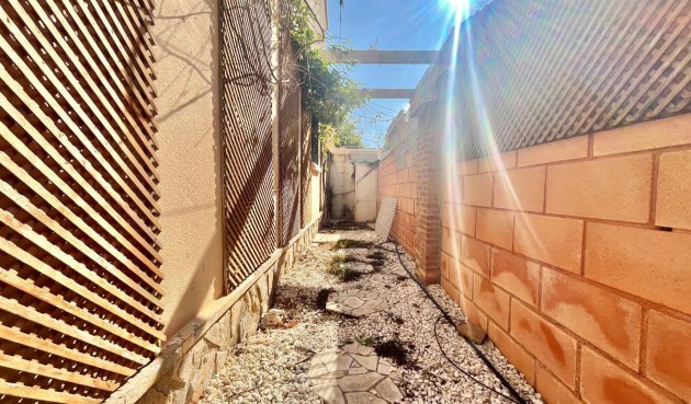 Brukt - Villa -
Orihuela Costa - Los Almendros-la Florida