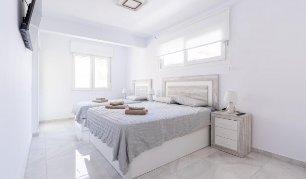 Brukt - Town House -
Torrevieja - Punta Prima