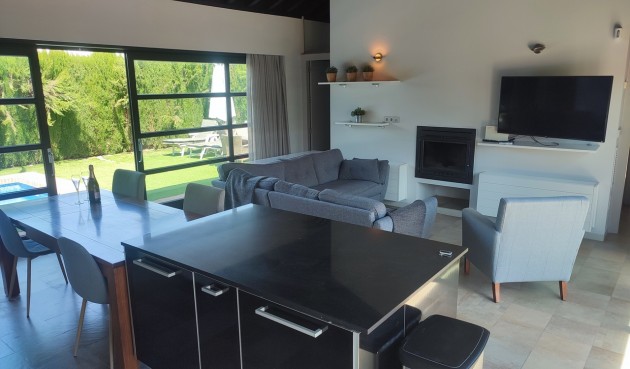 Brukt - Villa -
Peraleja Golf - Inland