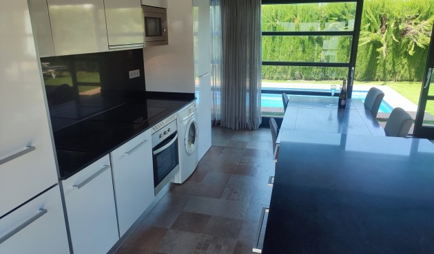 Brukt - Villa -
Peraleja Golf - Inland