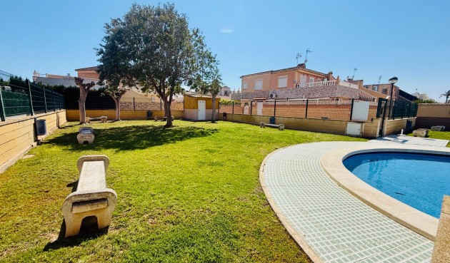 Brukt - Town House -
Torrevieja - Carrefour