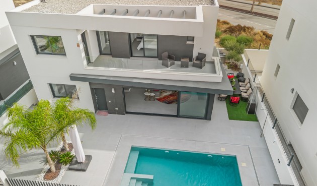 Brukt - Villa -
Algorfa - Inland