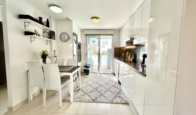 Resale - Apartment -
Punta Prima - Costa Blanca
