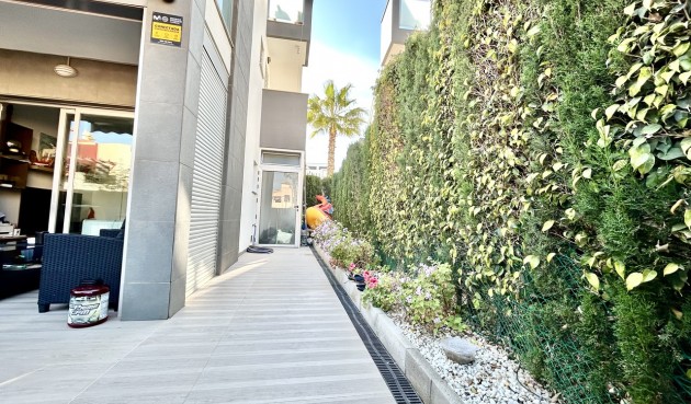 Resale - Apartment -
Punta Prima - Costa Blanca