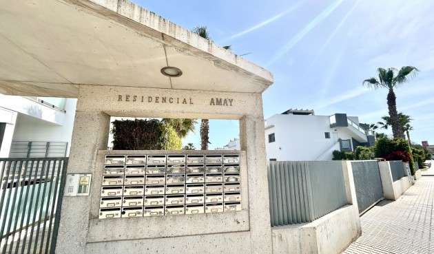 Resale - Apartment -
Punta Prima - Costa Blanca