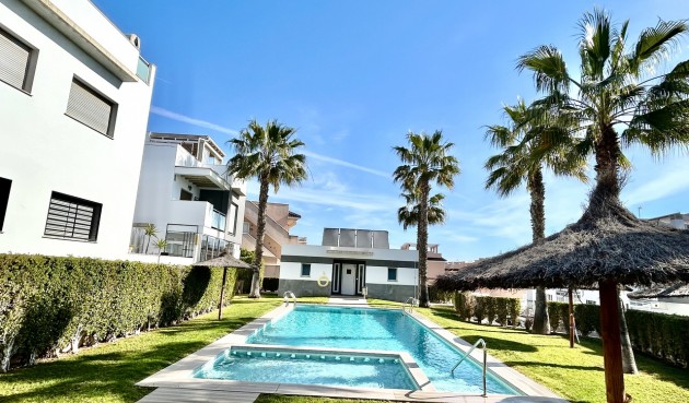 Resale - Apartment -
Punta Prima - Costa Blanca