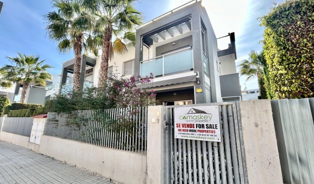 Resale - Apartment -
Punta Prima - Costa Blanca