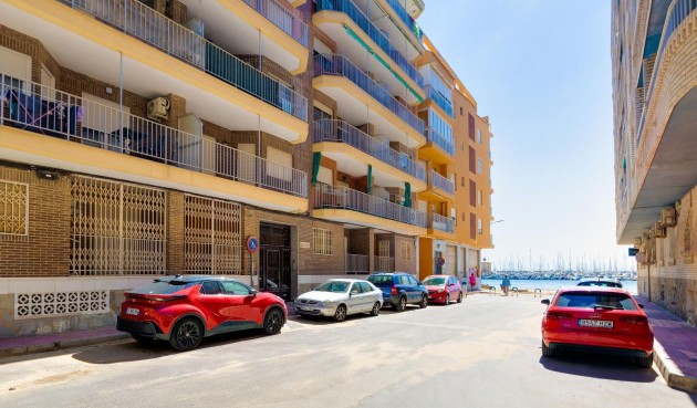 Återförsäljning - Apartment -
Torrevieja - Acequion