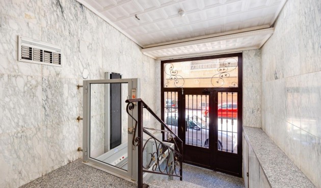 Återförsäljning - Apartment -
Torrevieja - Acequion