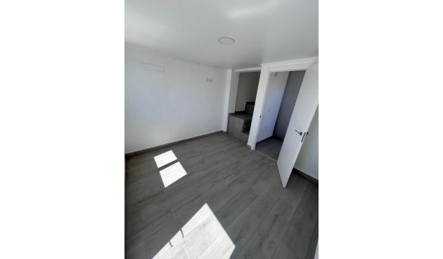 Reventa - Duplex -
Torrevieja - Torreblanca