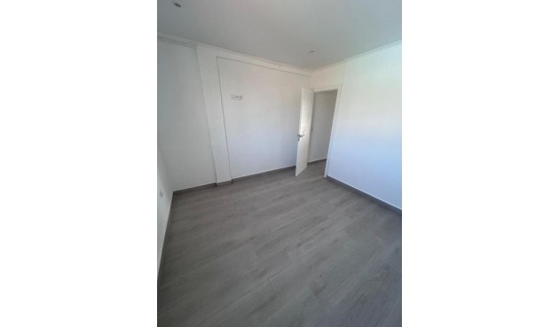 Reventa - Duplex -
Torrevieja - Torreblanca