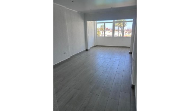 Reventa - Duplex -
Torrevieja - Torreblanca