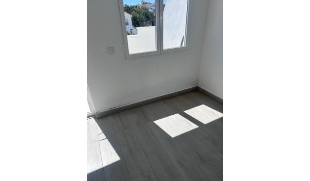 Reventa - Duplex -
Torrevieja - Torreblanca