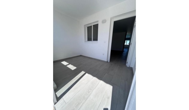 Reventa - Duplex -
Torrevieja - Torreblanca