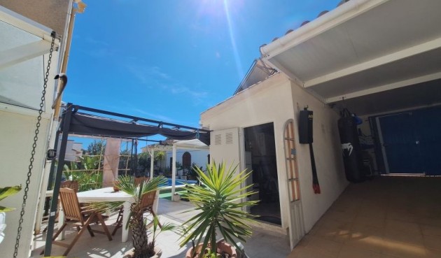 Brukt - Villa -
Orihuela Costa - Costa Blanca