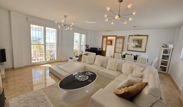 Resale - Villa -
Pinoso - Inland